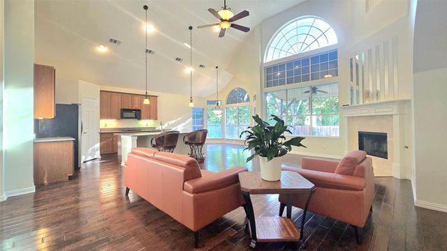 3455 Daisy Lane, Grand Prairie, TX 75052