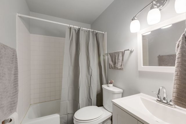 1421 Barberry Lane, Round Lake Beach, IL 60073