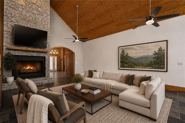 762 Pettit Ridge Road, Ellijay, GA 30536