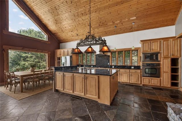 762 Pettit Ridge Road, Ellijay, GA 30536