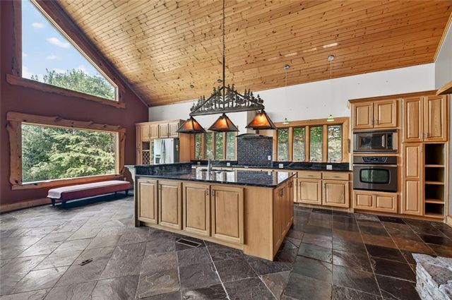 762 Pettit Ridge Road, Ellijay, GA 30536