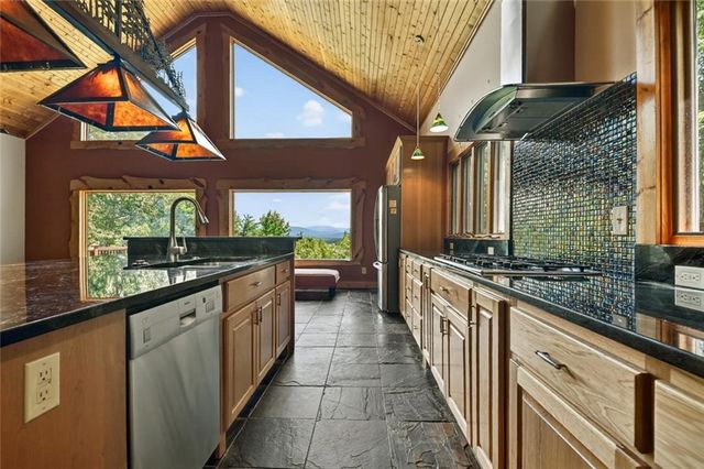 762 Pettit Ridge Road, Ellijay, GA 30536