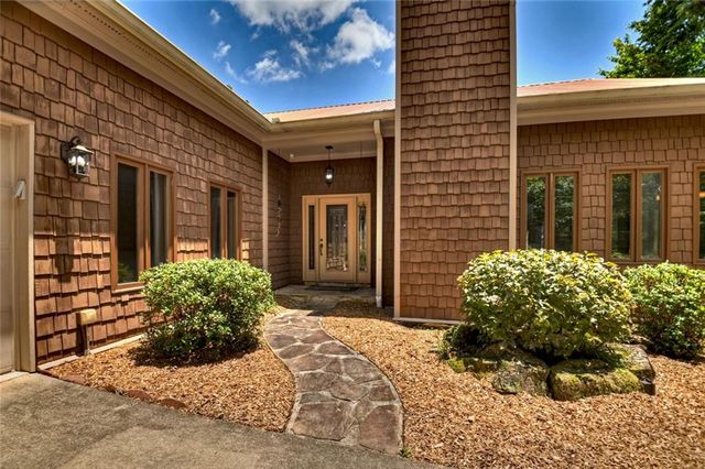 762 Pettit Ridge Road, Ellijay, GA 30536