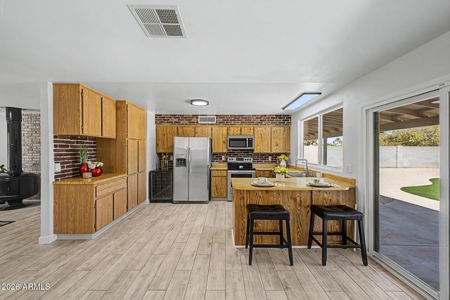 2619 E BLUEFIELD Avenue, Phoenix, AZ 85032
