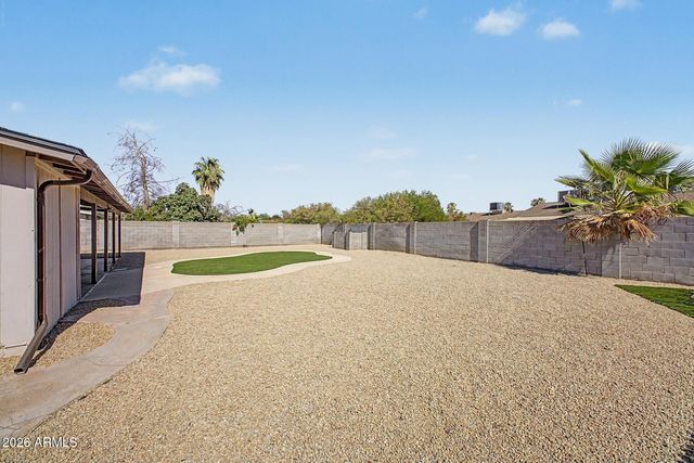 2619 E BLUEFIELD Avenue, Phoenix, AZ 85032
