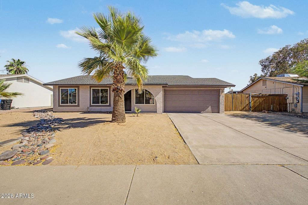 2619 E BLUEFIELD Avenue, Phoenix, AZ 85032
