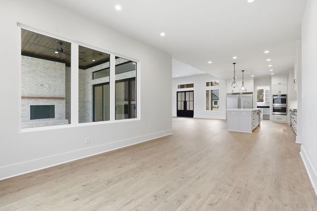 311 Devoe Bend Drive, Maumelle, AR 72113