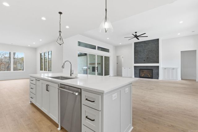 311 Devoe Bend Drive, Maumelle, AR 72113