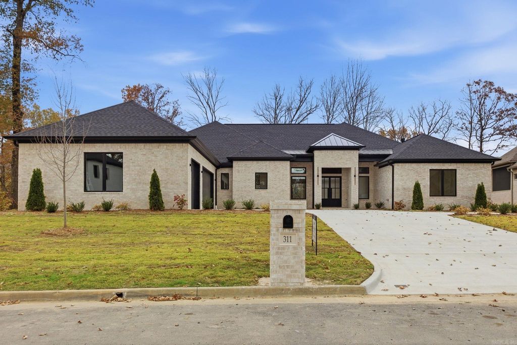 311 Devoe Bend Drive, Maumelle, AR 72113