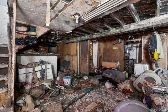 675 Algonquin Street, Detroit, MI 48215