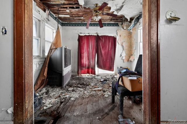 675 Algonquin Street, Detroit, MI 48215