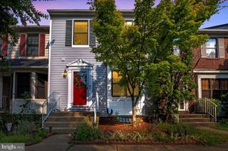 8605 WESTERN OAK DR, Springfield, VA 22153