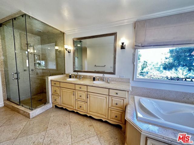 9612 Arby Drive, Beverly Hills, CA 90210