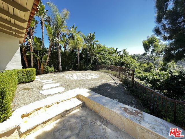 9612 Arby Drive, Beverly Hills, CA 90210