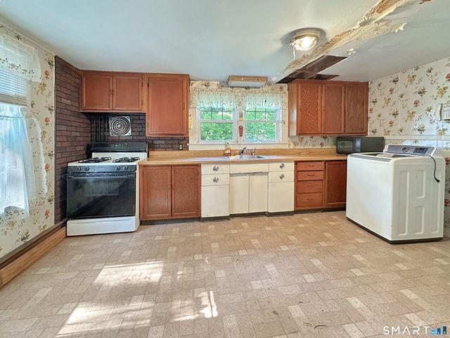 81 Gallup Lane, Waterford, CT 06385