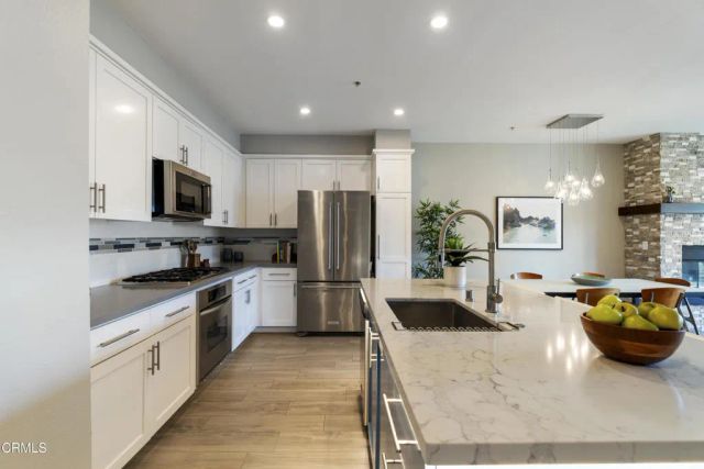 111 S De Lacey Avenue 304, Pasadena, CA 91105