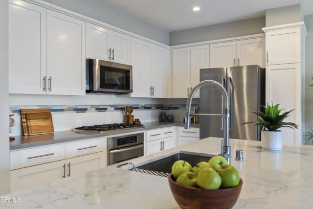 111 S De Lacey Avenue 304, Pasadena, CA 91105