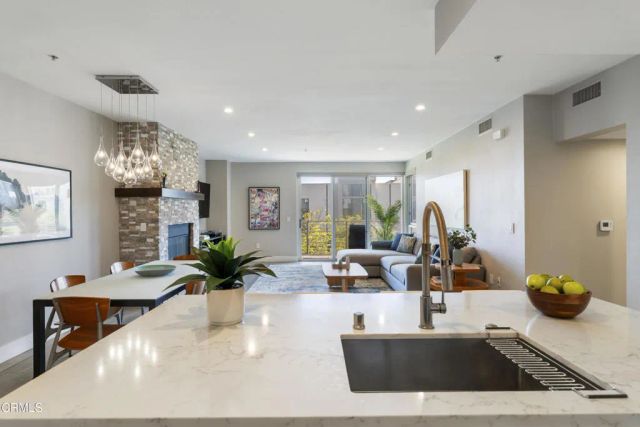 111 S De Lacey Avenue 304, Pasadena, CA 91105
