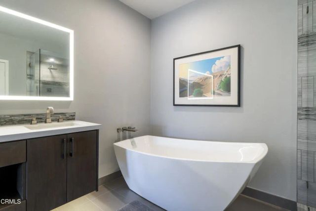 111 S De Lacey Avenue 304, Pasadena, CA 91105
