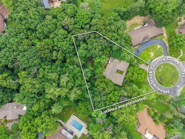 16 Meadowbrook Country Club Estate, Ballwin, MO 63011