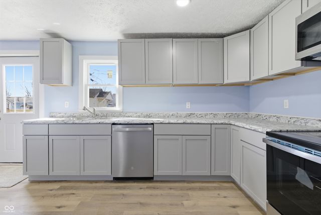 523 Summit Avenue, Connersville, IN 47331