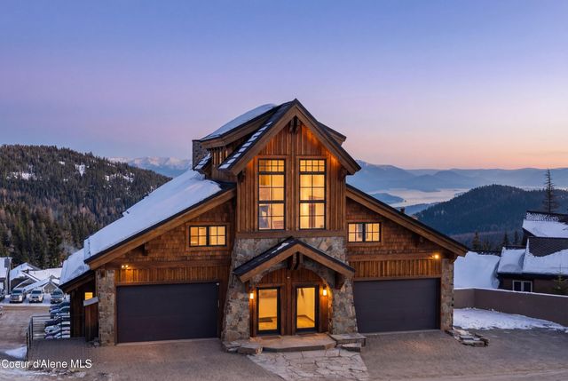 91 Village Ln, Sandpoint, ID 83864