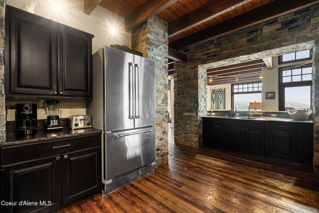 91 Village Ln, Sandpoint, ID 83864