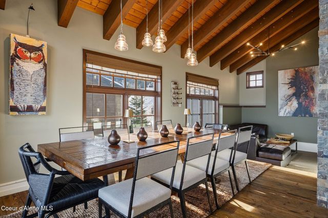 91 Village Ln, Sandpoint, ID 83864