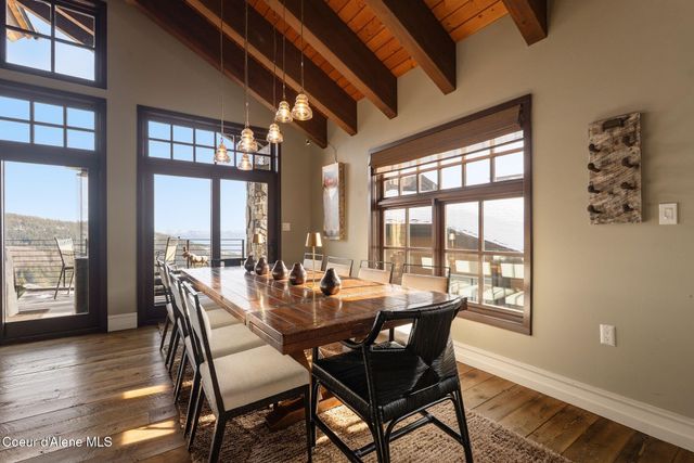 91 Village Ln, Sandpoint, ID 83864