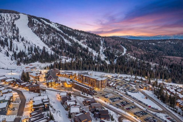 91 Village Ln, Sandpoint, ID 83864