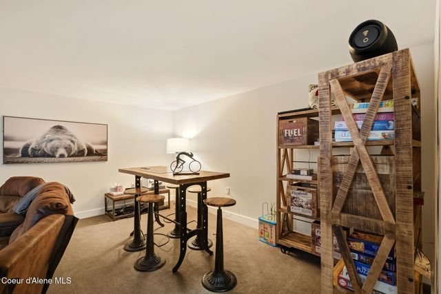 91 Village Ln, Sandpoint, ID 83864