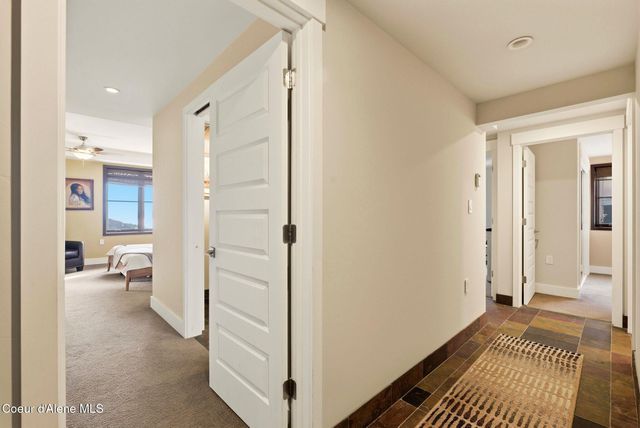 91 Village Ln, Sandpoint, ID 83864