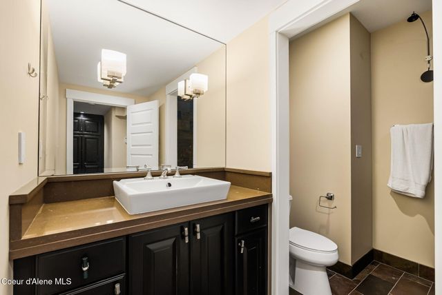 91 Village Ln, Sandpoint, ID 83864