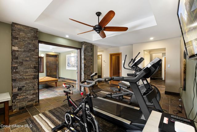 91 Village Ln, Sandpoint, ID 83864