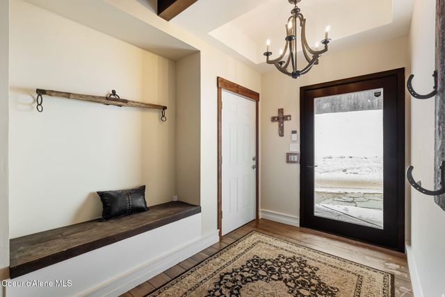 91 Village Ln, Sandpoint, ID 83864