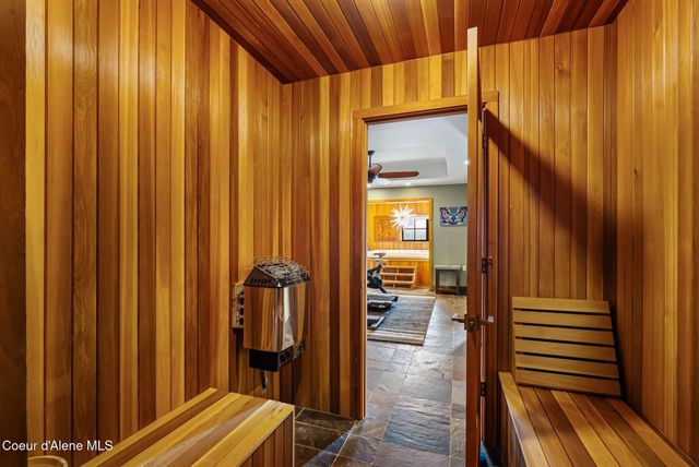 91 Village Ln, Sandpoint, ID 83864