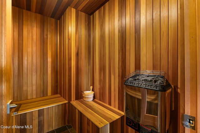 91 Village Ln, Sandpoint, ID 83864