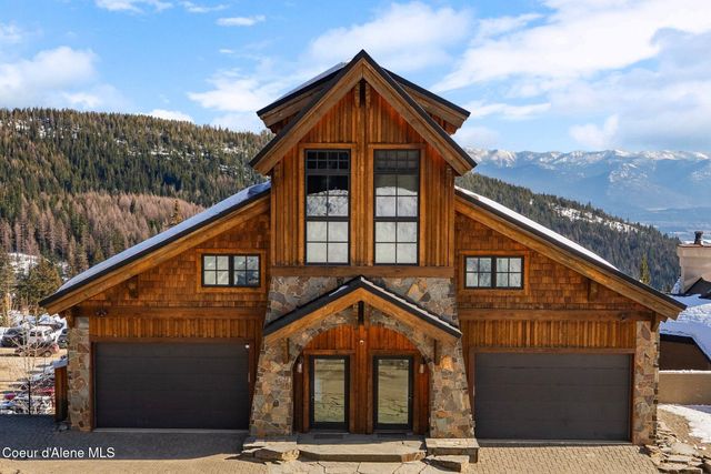 91 Village Ln, Sandpoint, ID 83864