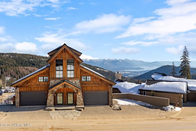 91 Village Ln, Sandpoint, ID 83864