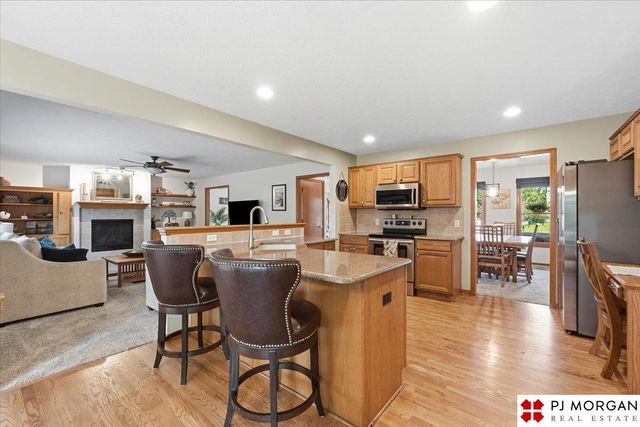 16463 Monroe Street, Omaha, NE 68135