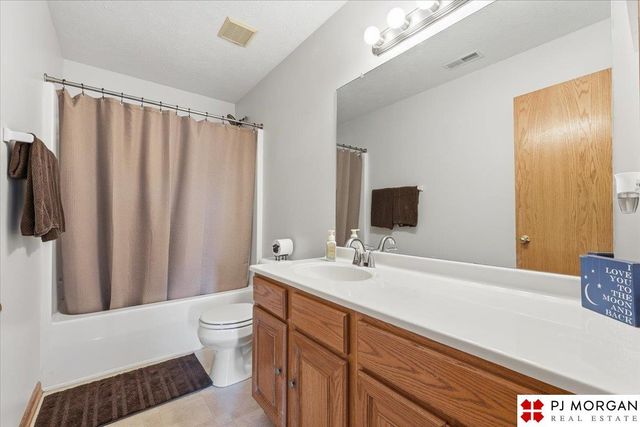 16463 Monroe Street, Omaha, NE 68135