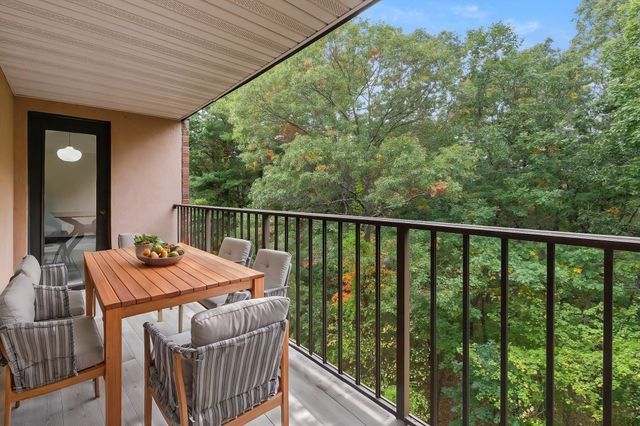 9 Ledgewood Way 32, Peabody, MA 01960