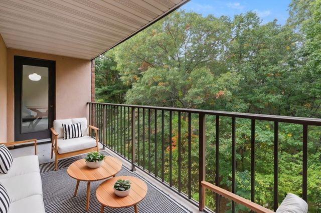 9 Ledgewood Way 32, Peabody, MA 01960