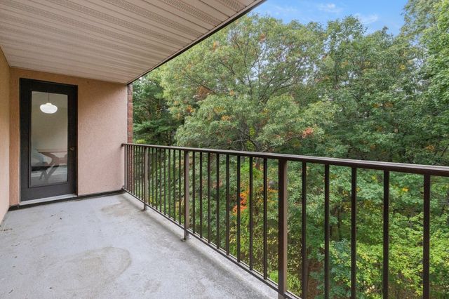 9 Ledgewood Way 32, Peabody, MA 01960