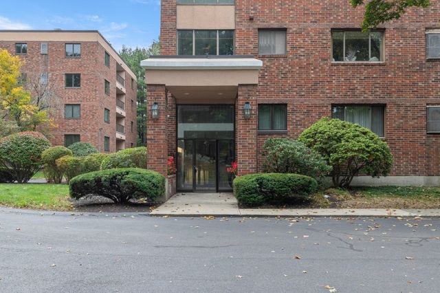 9 Ledgewood Way 32, Peabody, MA 01960