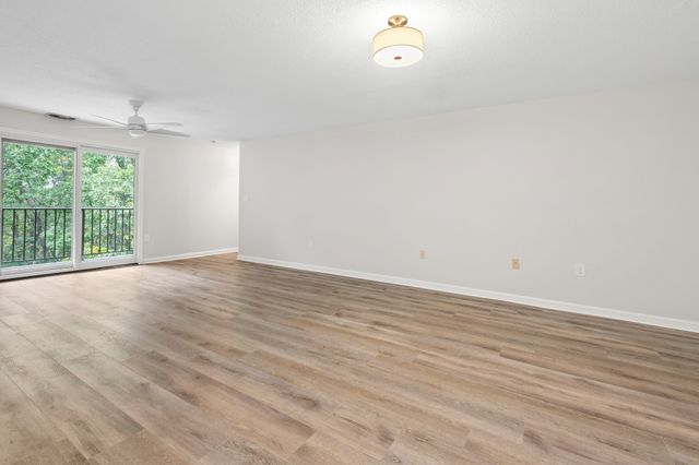 9 Ledgewood Way 32, Peabody, MA 01960