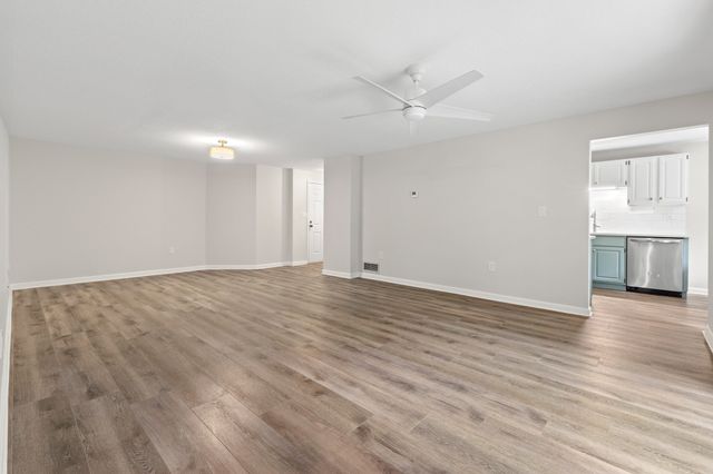 9 Ledgewood Way 32, Peabody, MA 01960