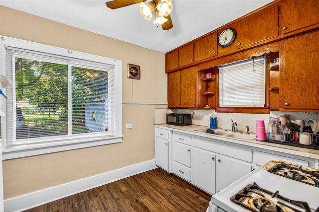 1075 Mclaughlin Avenue, Muskegon, MI 49442