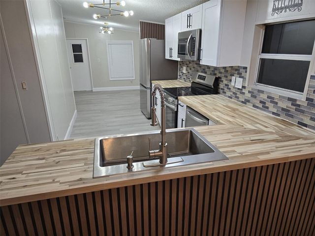 3700 W HIGHWAY 316, Reddick, FL 32686