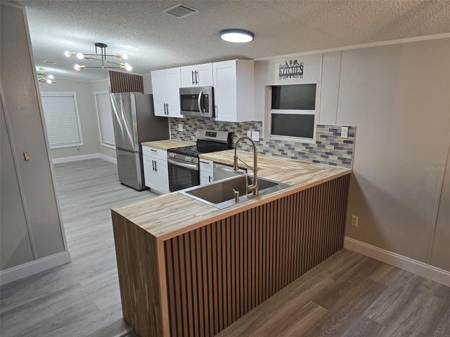 3700 W HIGHWAY 316, Reddick, FL 32686